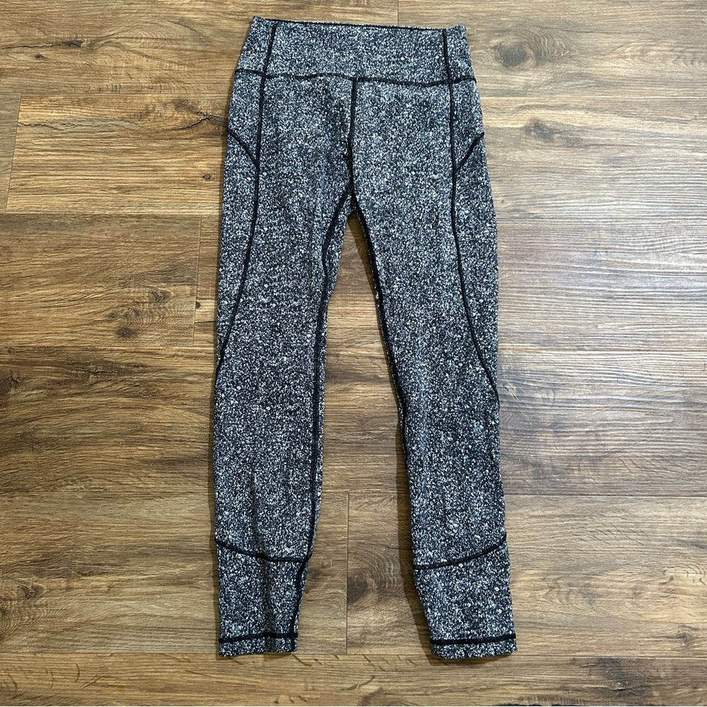 Lululemon Invigorate 7/8 leggings - size 6